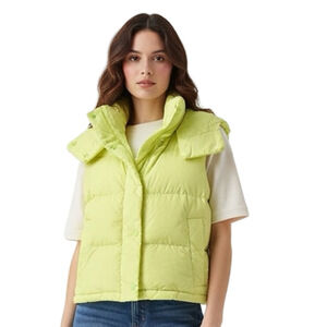 Lululemon Athletica Wunder Puff Crop Vest Size 4 NWOT